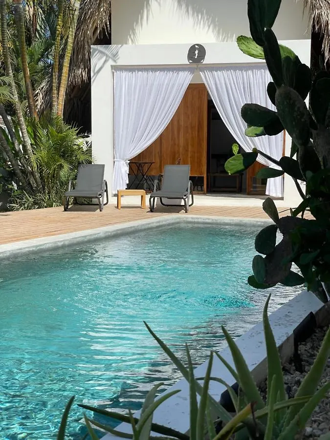 Leeloo Boutique Hotel Лас Терренас